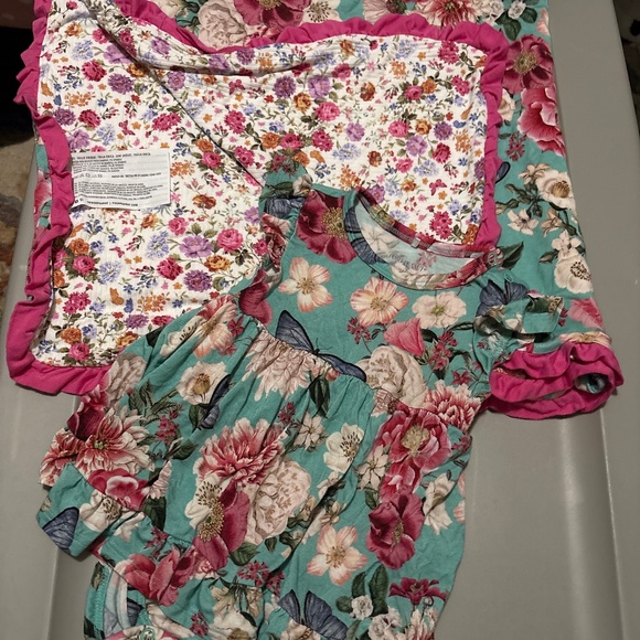 Posh Peanut Other - Posh peanut dress and blanket 12/18 euc